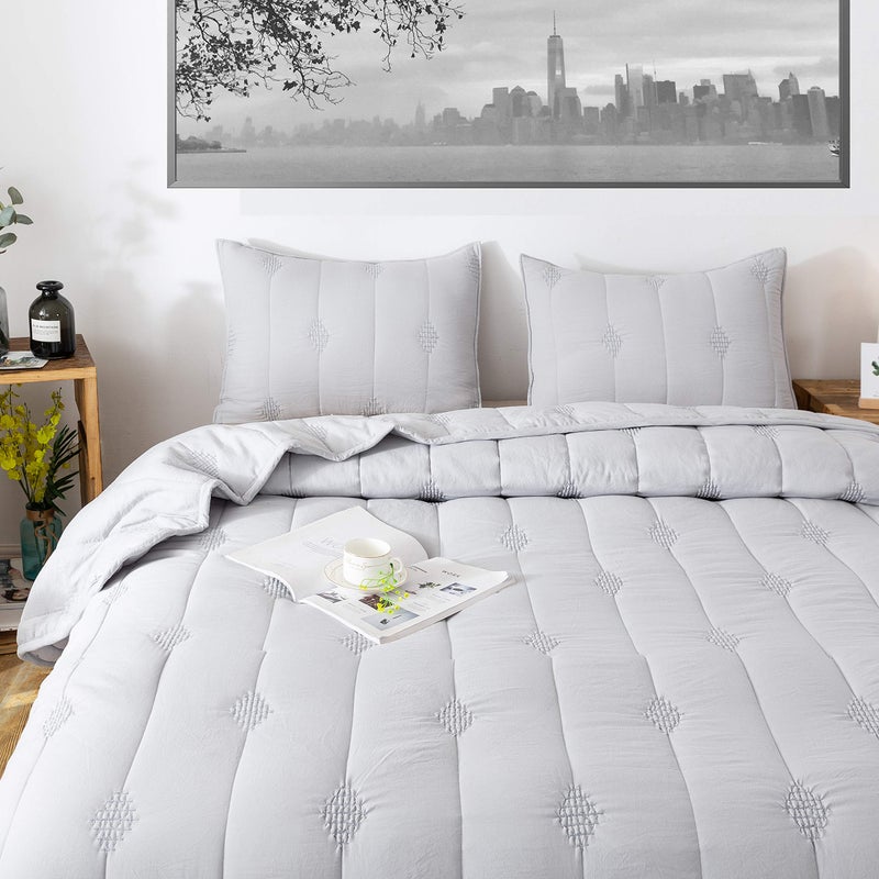ANNA.Z HOME King Quilt Set, Lightweight Bedding Set, Silver Grey, Washed Soft Fabric, Boho Embroidered Coverlet, All-Season, Machine Washable, 3-Piece Set, 1 Quilt + 2 Shams (Light Grey, King Set) - Image 4